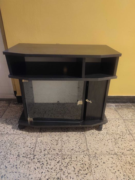 Szafka pod telewizor na kółkach