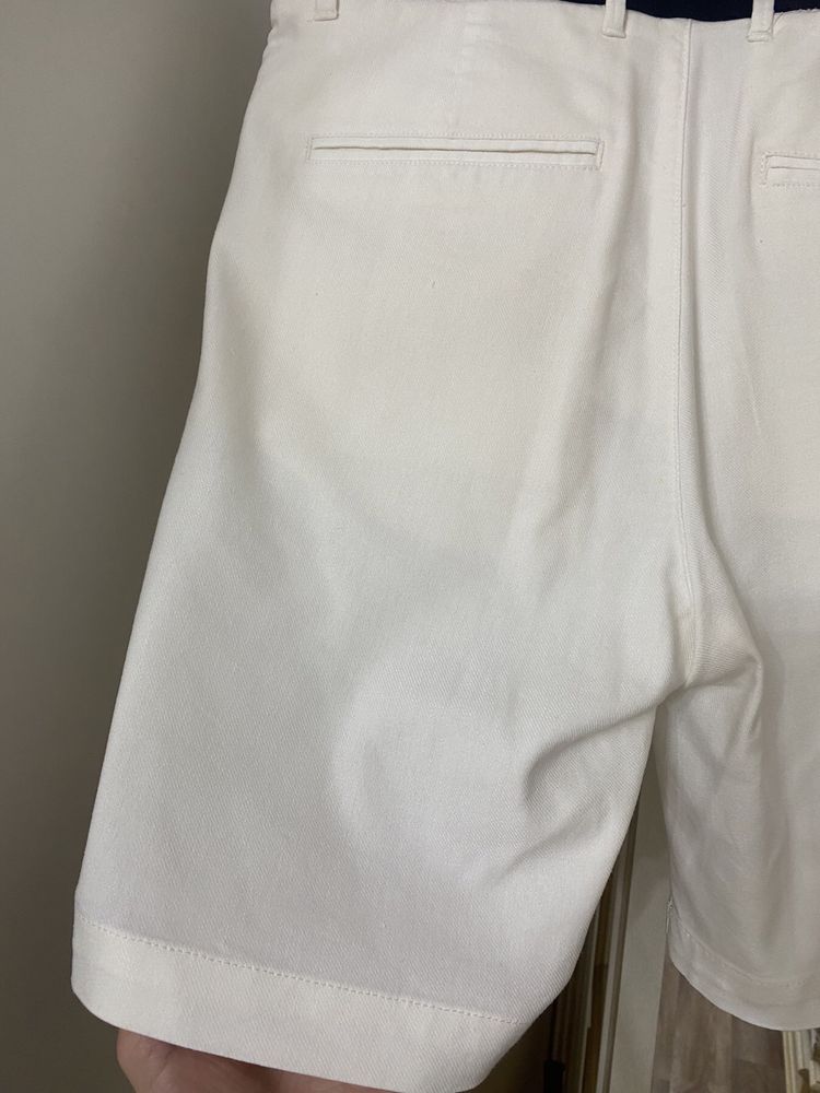 Белые мужские шорты ZARA новые из очень легкой ткани,размер  L