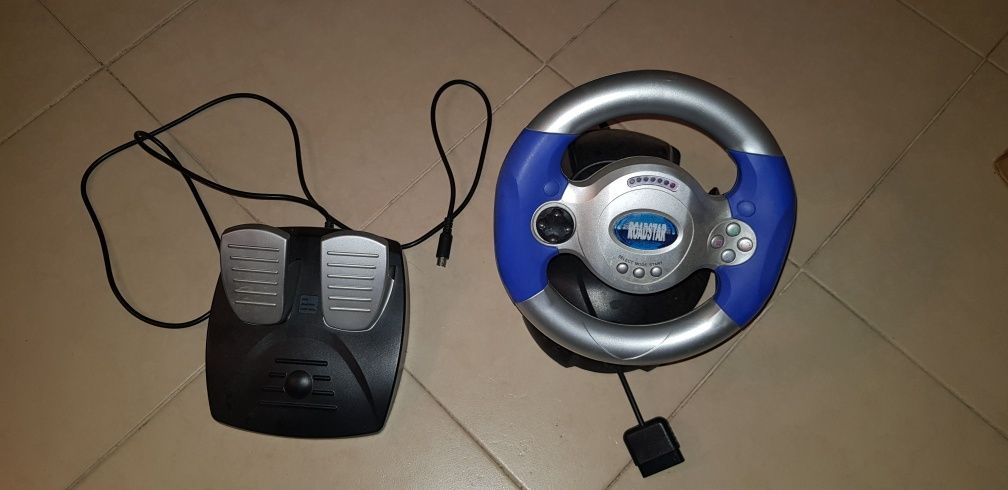 PlayStation 2 - Volante + pedais