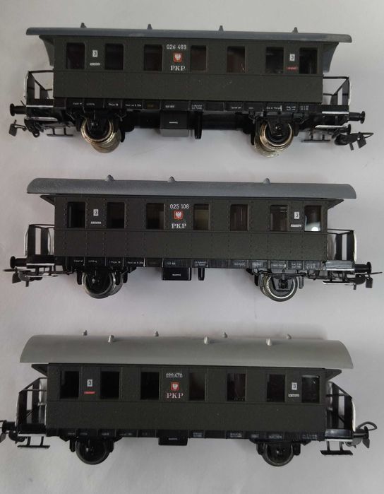 Modele 3 wagonów osobowych Ci, PKP, skala H0 (1:87)