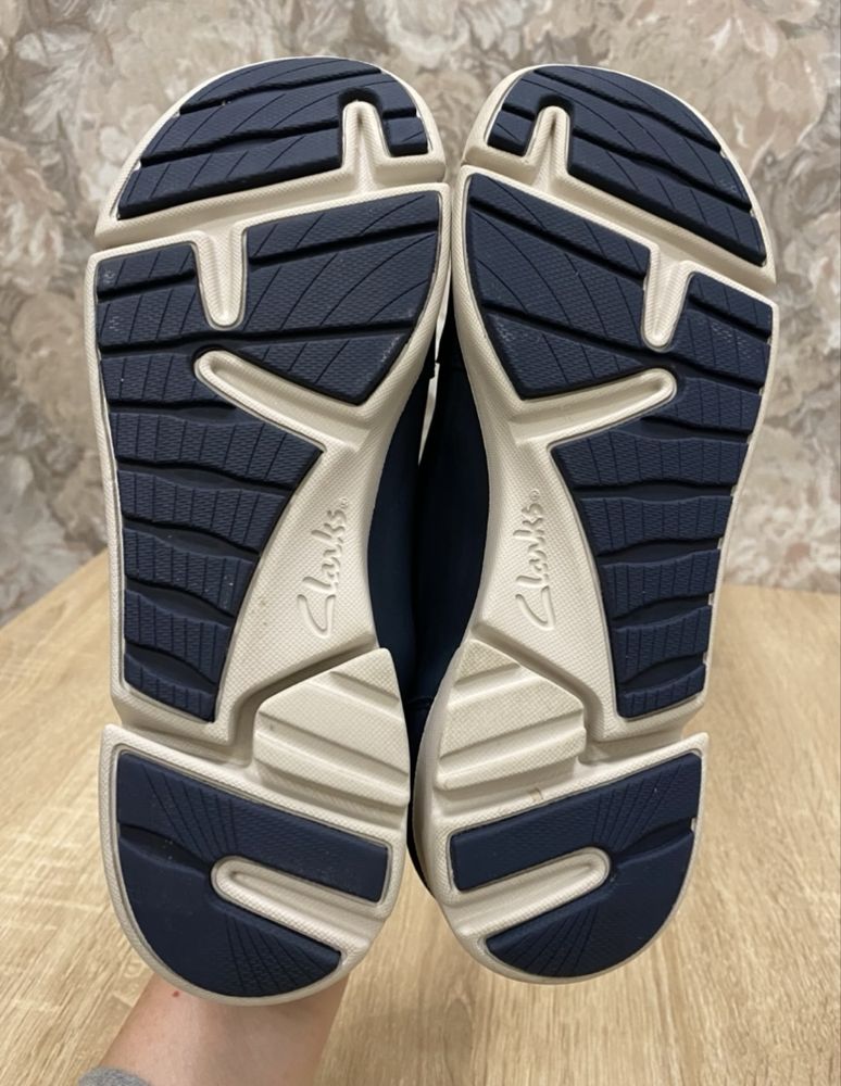 Clarks trigenic 39р. шкіряні (нубук) мокасини балетки туфлі