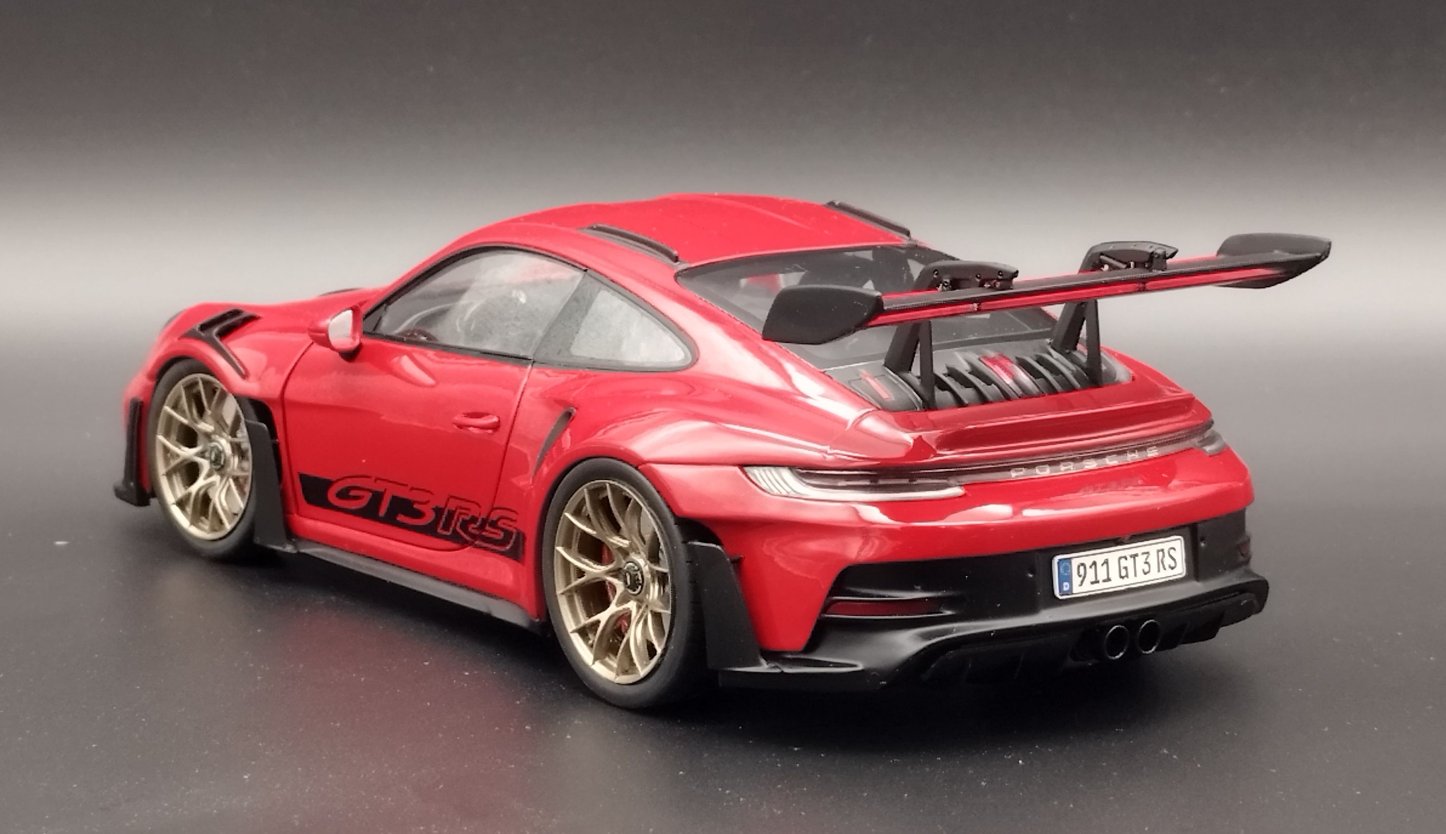 1:18 Solido 2024 Porsche 911 (992) GT3 RS GT3RS  Guards Red