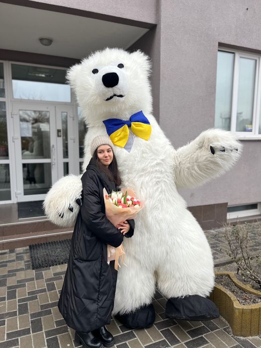 Білий  ведмідь (аніматор) на свято