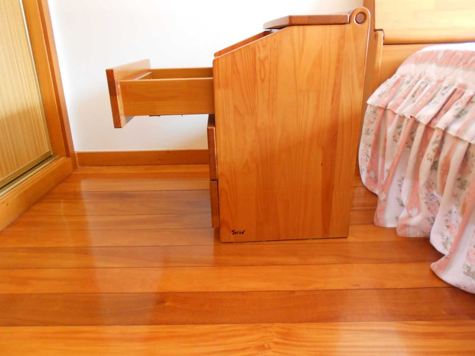 Cama Casal Estrado Mesas de Cabeceira