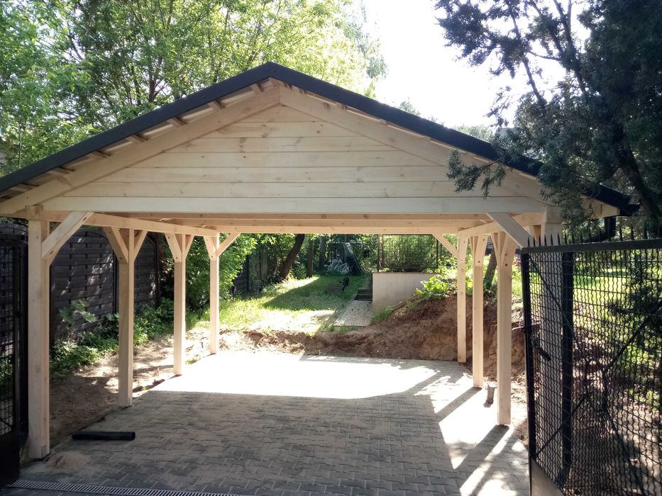 Wiata, zadaszenie na samochód z drewna garaż