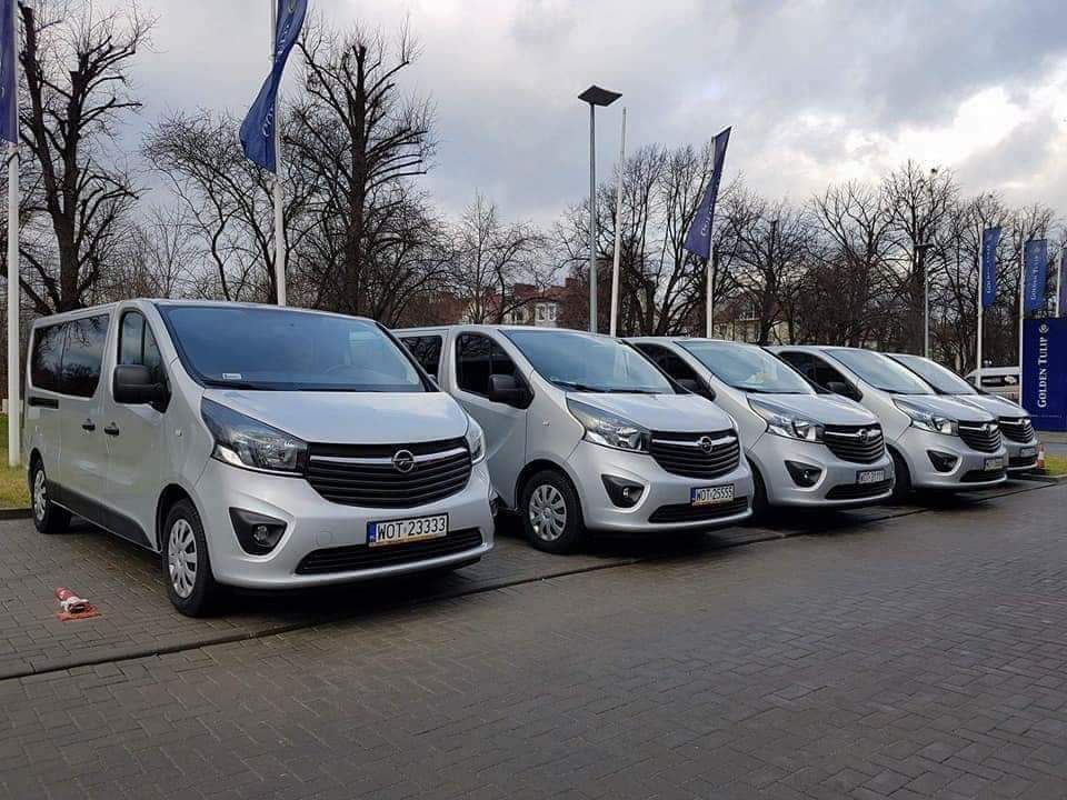 Busy osobowe wynajem Warszawa wypożyczalnia busów bus przewóz osób