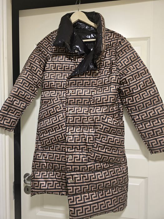 Płaszcz dwustronny w stylu Versace