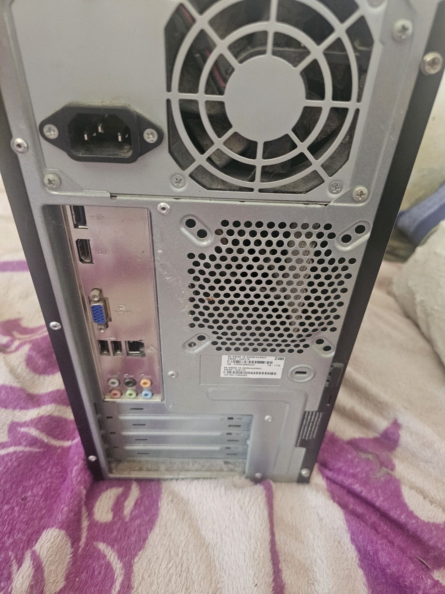 Komputer  asus parametry  na zdjęciu  200zl działa wszystko