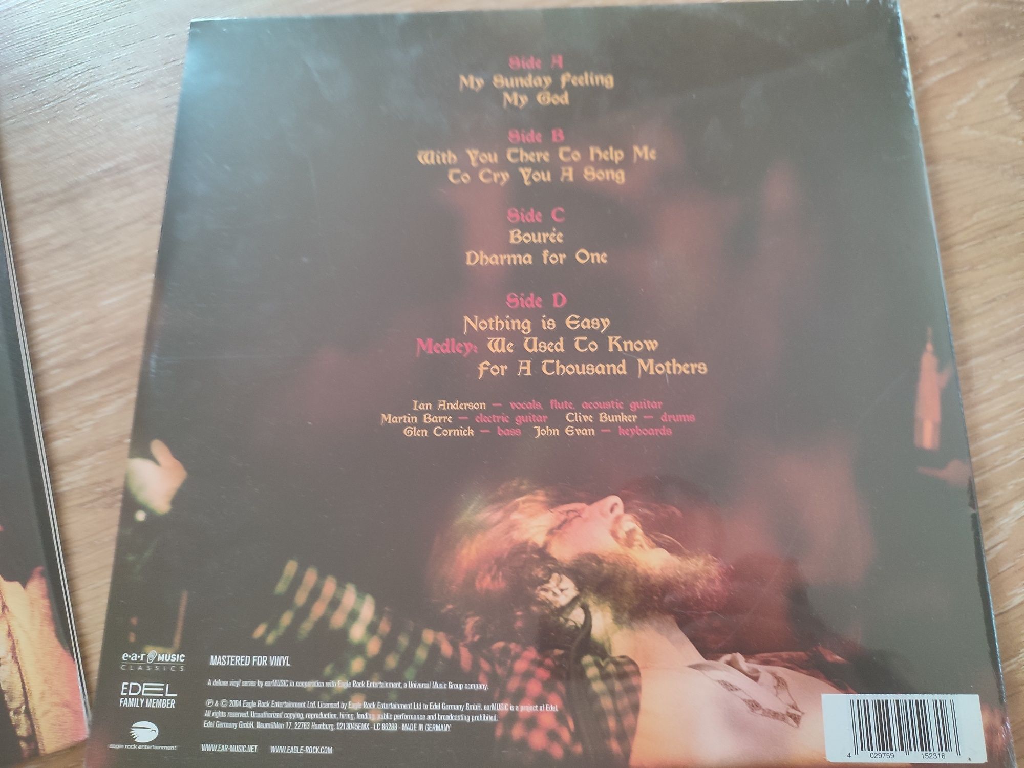 Jethro Tull - Nothing Is Easyv(Live At The Isle Of Wight 1970)
2 LP