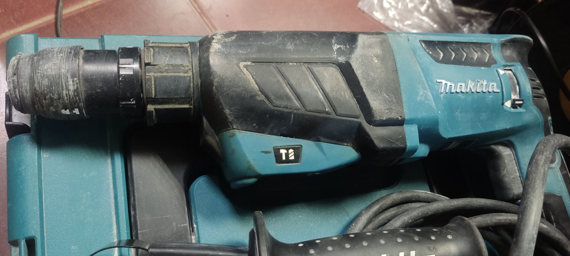 Перфоратор 800W Makita HR2630T