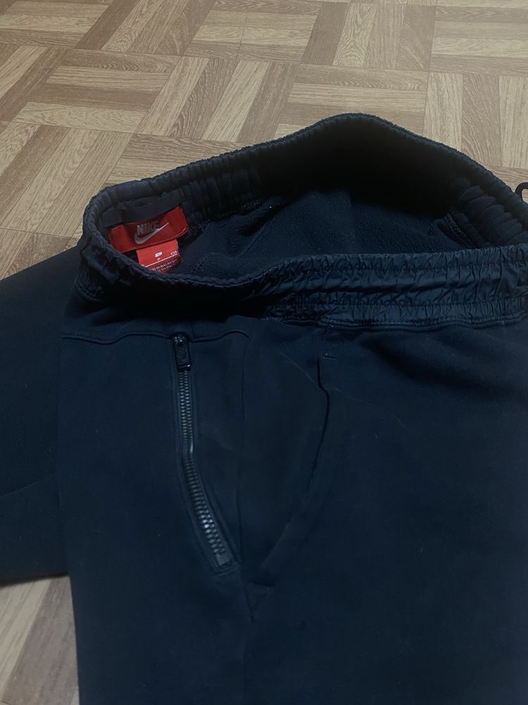 Спортивні штани nike modern