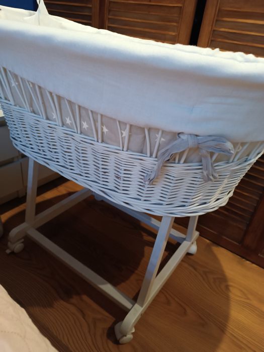 Kosz Mojżesza na kółkach