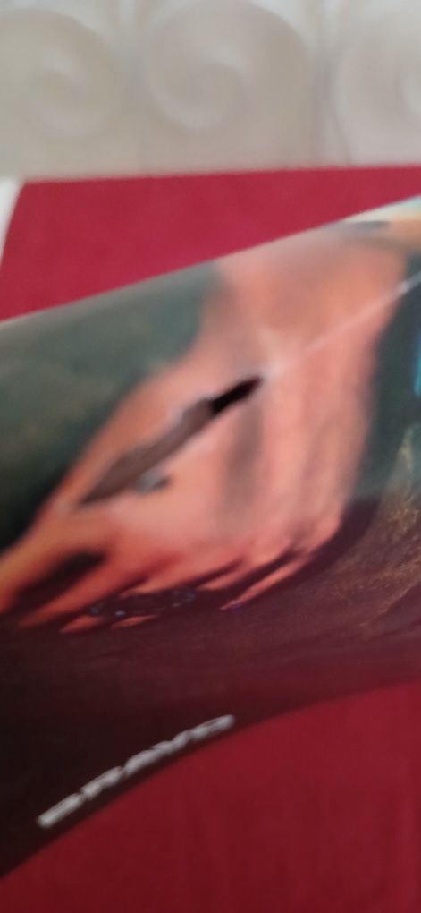 Poster Kesha/Adam Lambert, com defeito