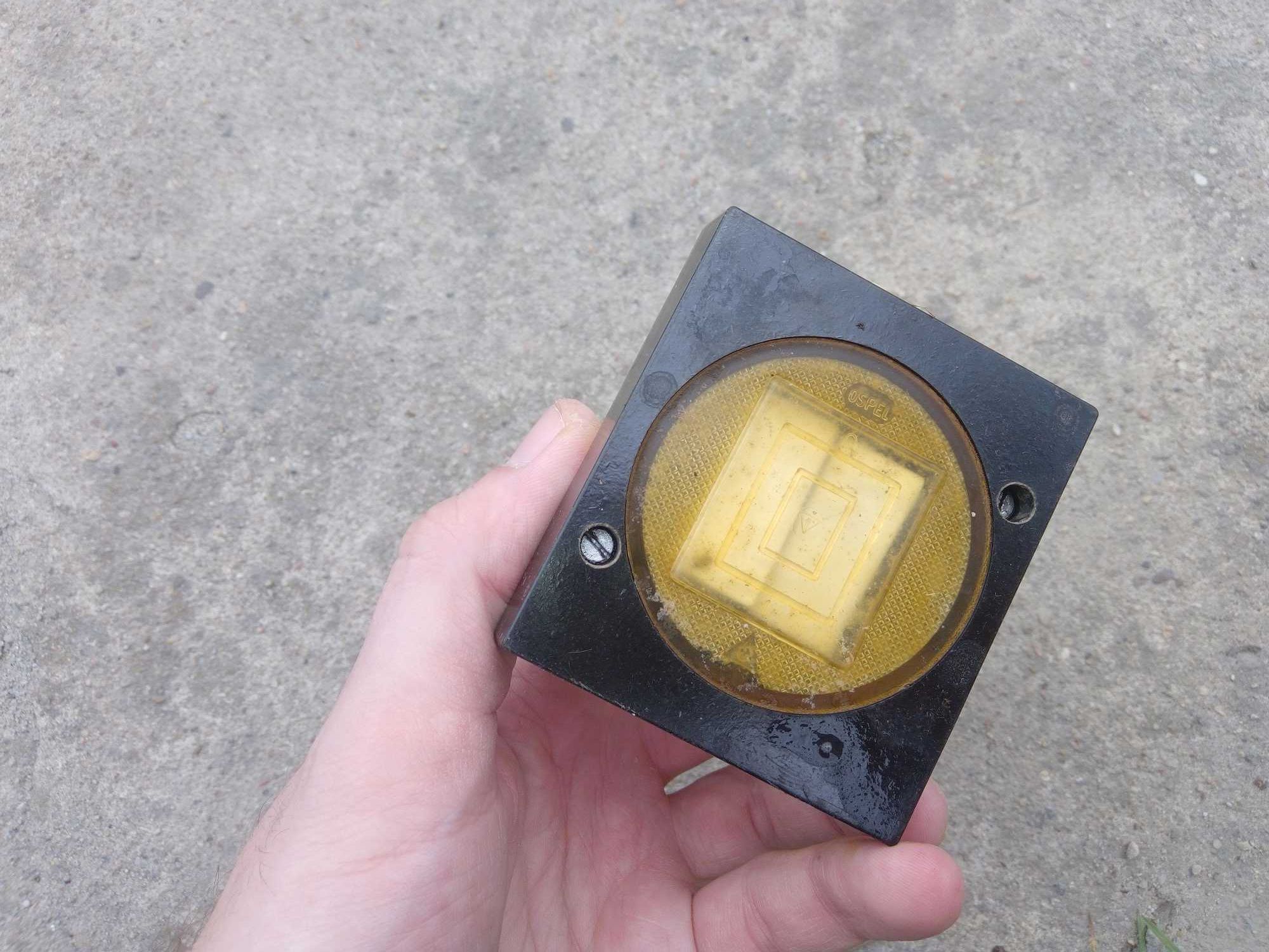 Łącznik włącznik światła elektryczny podwójny Ospel natynkowy PRL
