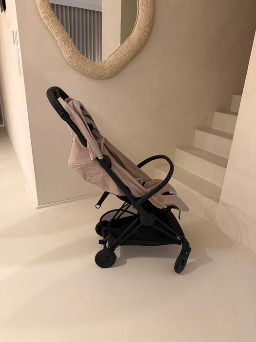 Cybex Coya Cozy Beige z pałąkiem