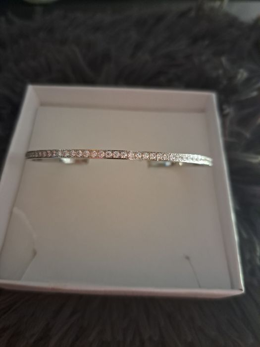 Pulseira rígida em aço com zirconias