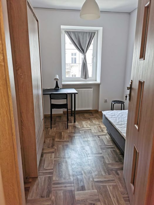 Pokój dla kobiety, Traugutta, centrum.