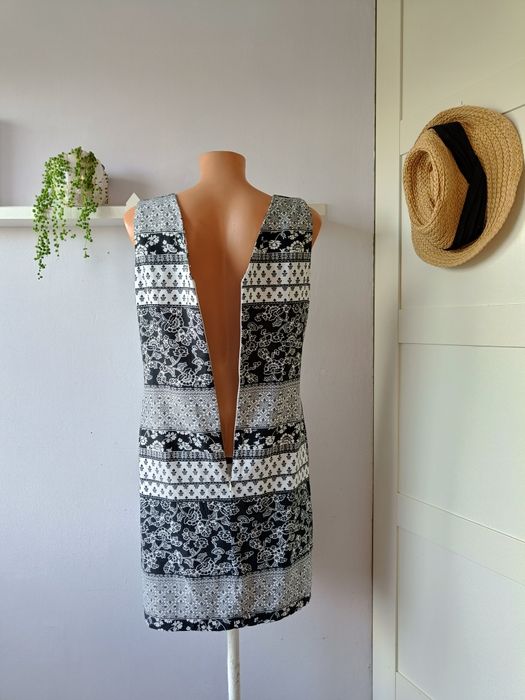 Peacocks letnia sukienka len wiskoza biało-czarna wzory V-neck casual