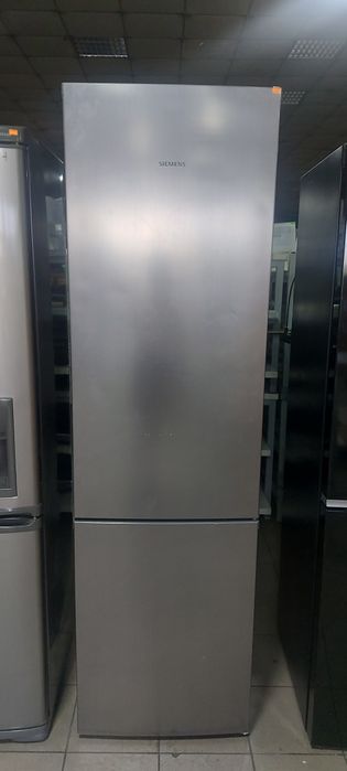 Холодильник Siemens KG39NVL35