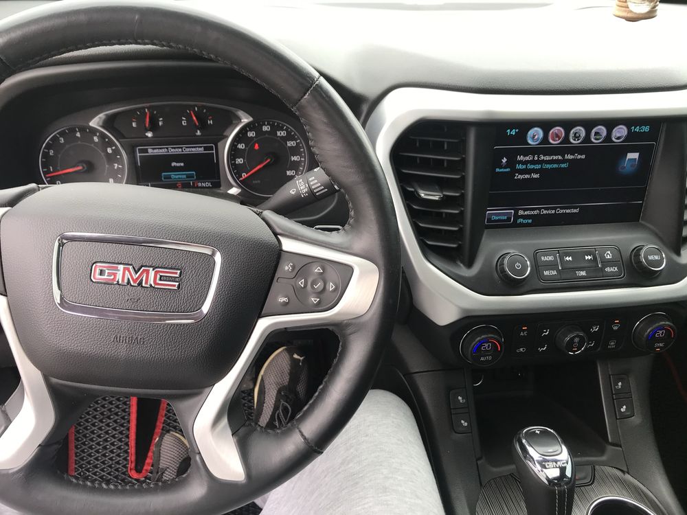 Автомобіль GMC Acadia 2016