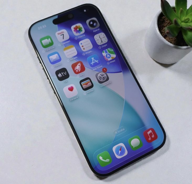 Apple iPhone 16 Pro Black Titanium - jak nowy , gwarancja