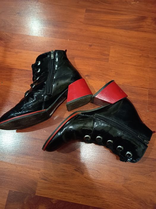 Шкіряні лакові ботільйони ботінки нарядні