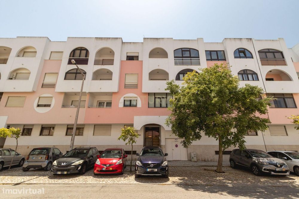 T2 com 102m² e 3 Varandas – em ótimo Estado na Costa da Caparica