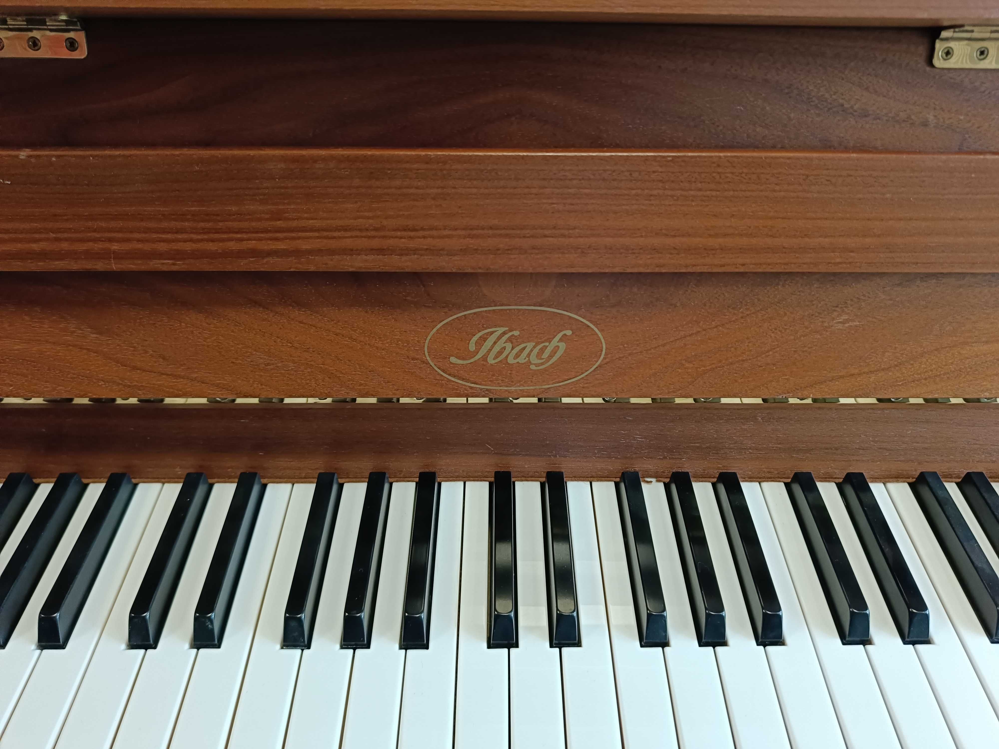 Piękne salonowe pianino Ibach