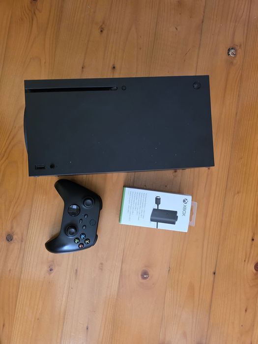 Xbox series x + акумулятор для джойстика