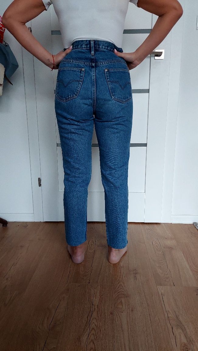 Spodnie z wysokim stanem Versace rozmiar SM