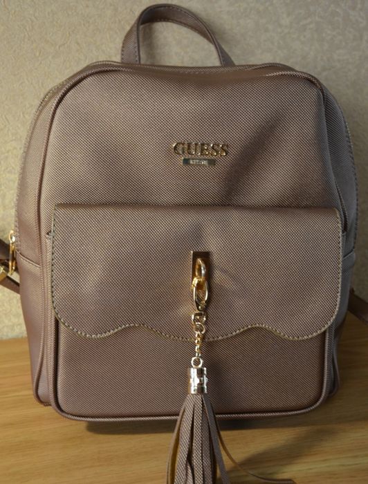 Жіночий рюкзак GUESS