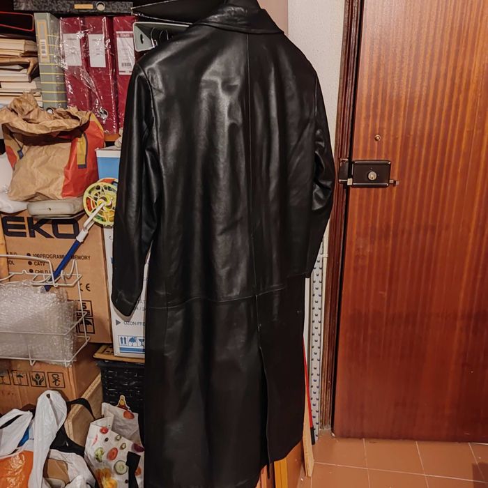 Casaco comprido em pele