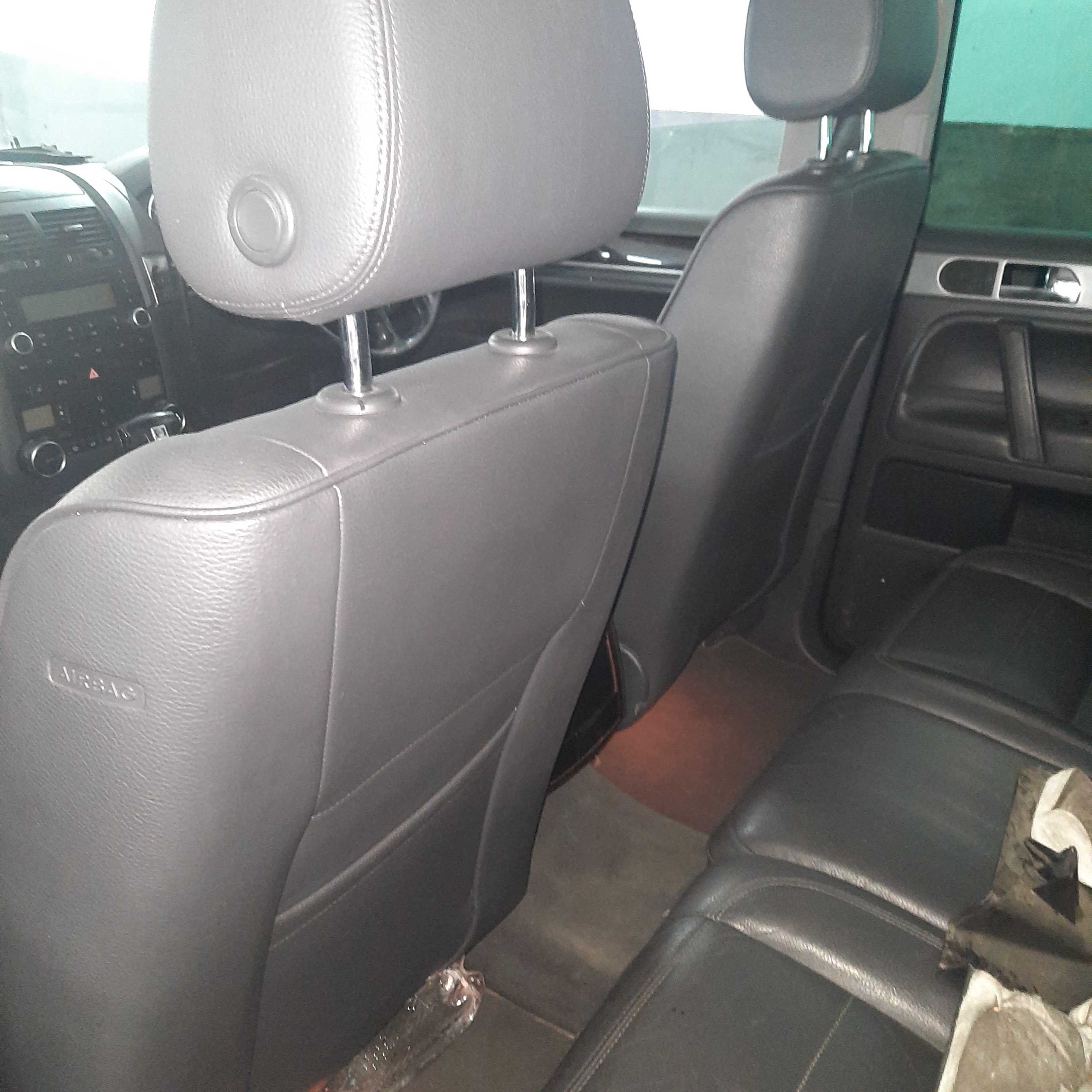 Салон, сидіння, карти дверей Volkswagen Touareg 3,0, дизель 2006 рік