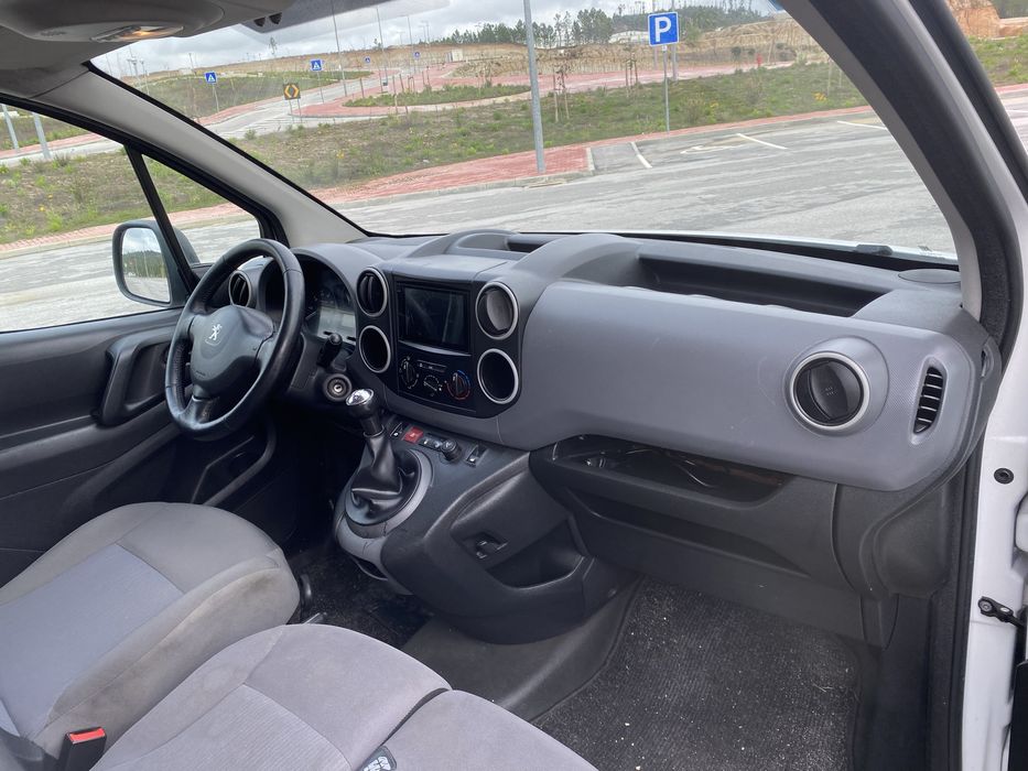 Peugeot Partner office