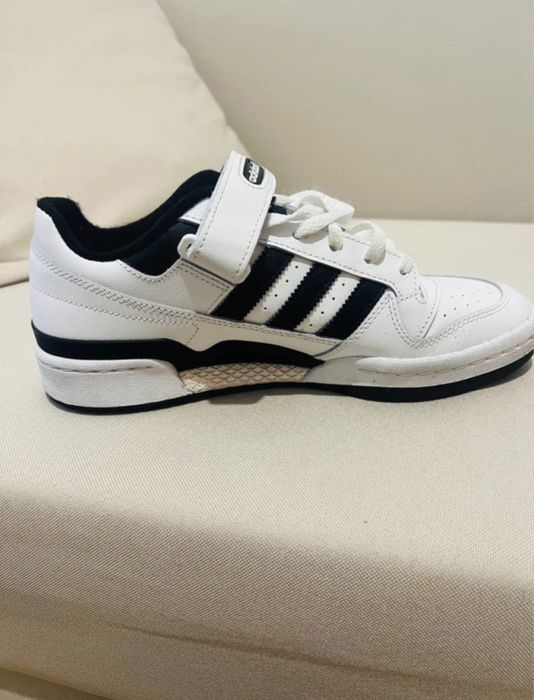 Tenis Adidas com pouco uso