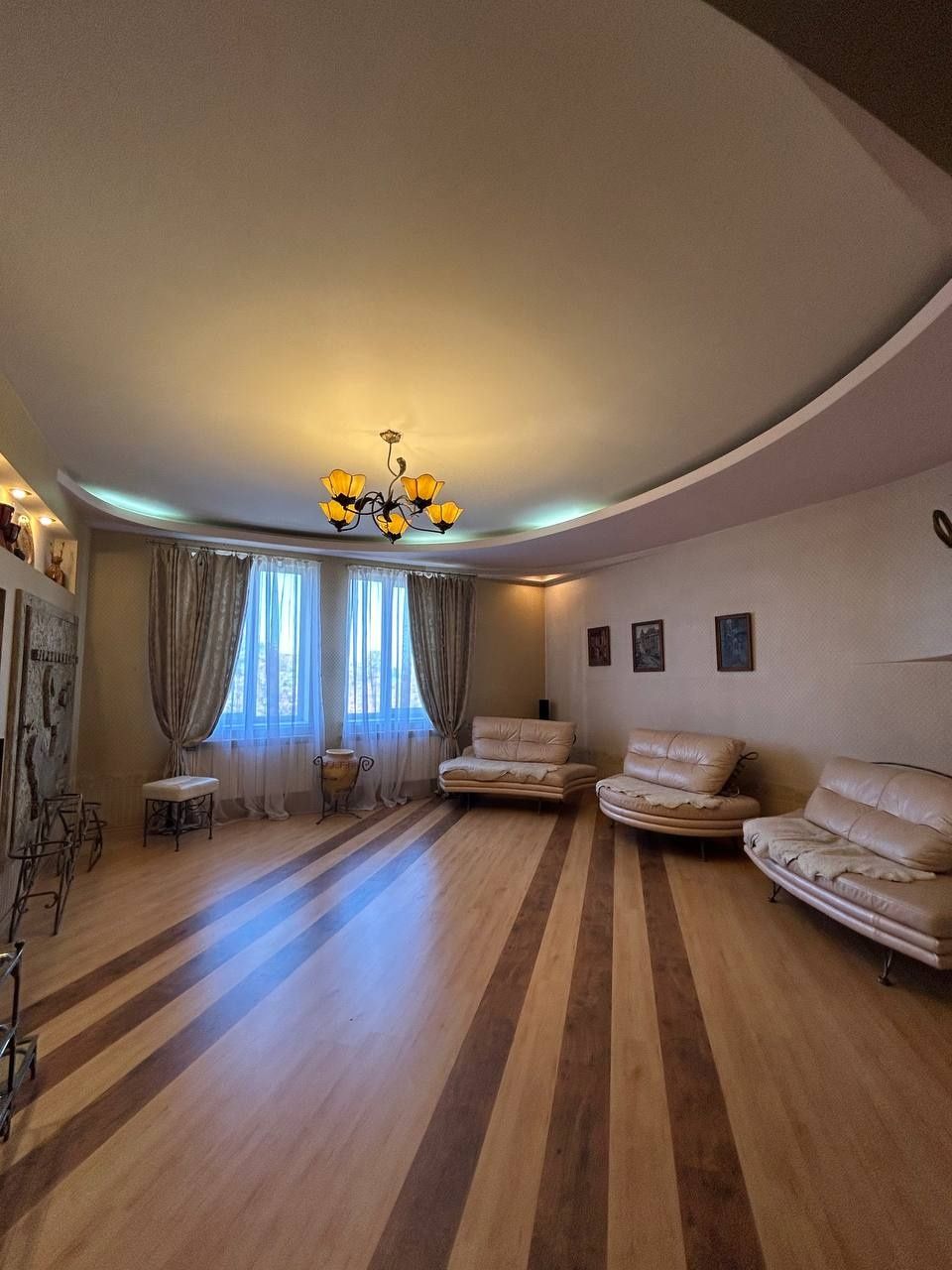 Продаж 3 кімнатної Центр, вул Мулика
