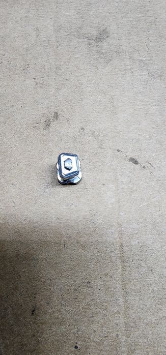 Заводской шип Pirelli