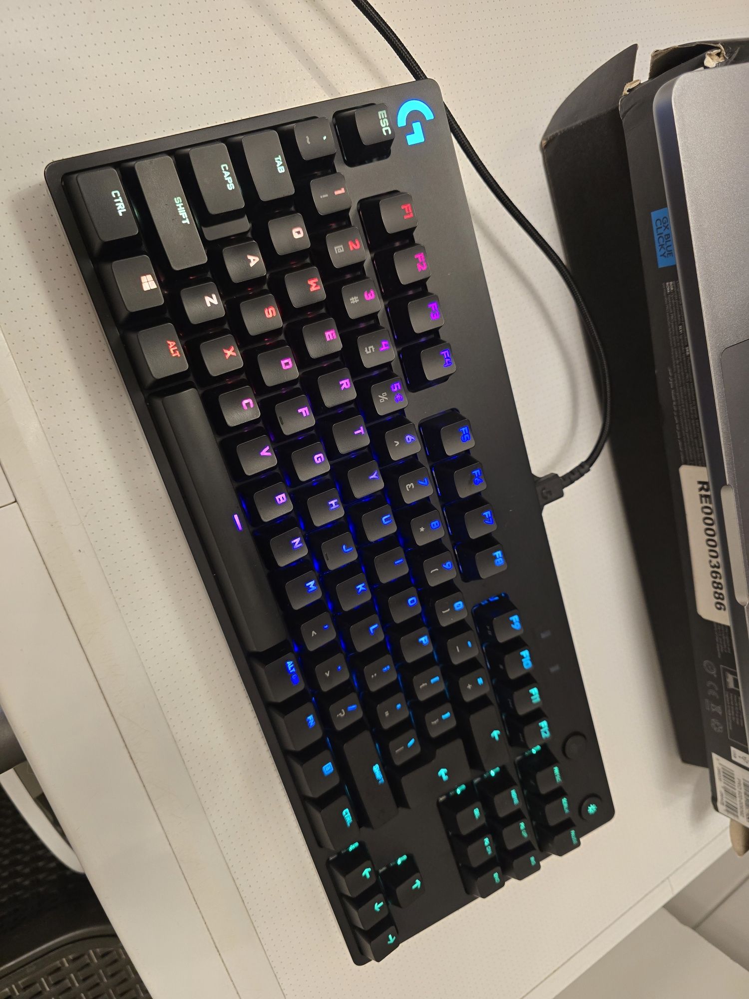 Klawiatura mechaniczna Logitech G PRO z podśw. RGB w wersji TKL blue