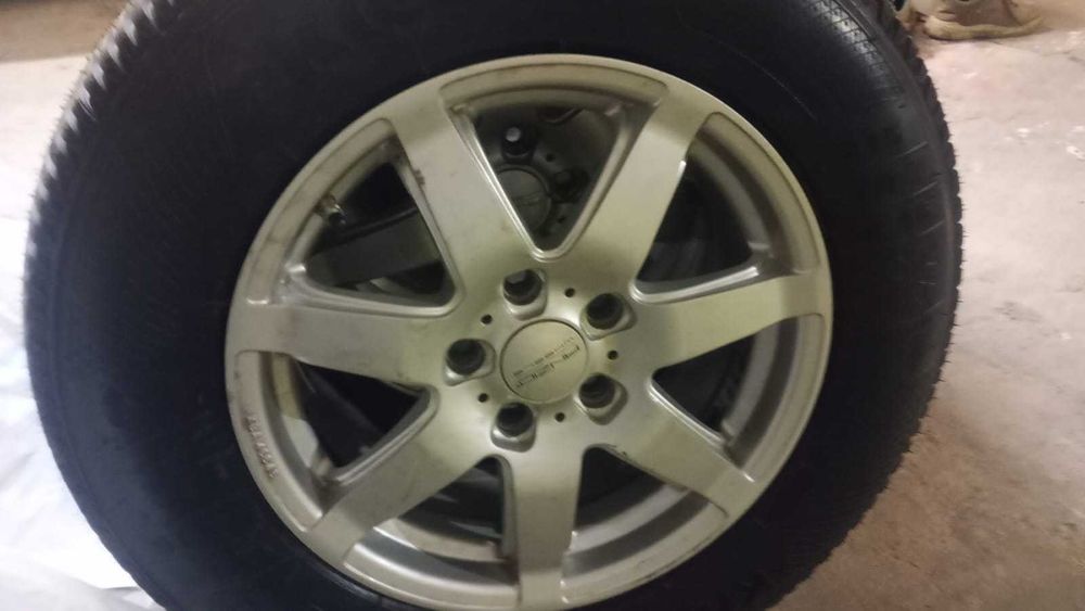 Sprzedam koła (felgi 7.0 jx16 2h ) wraz z nowymi oponami.