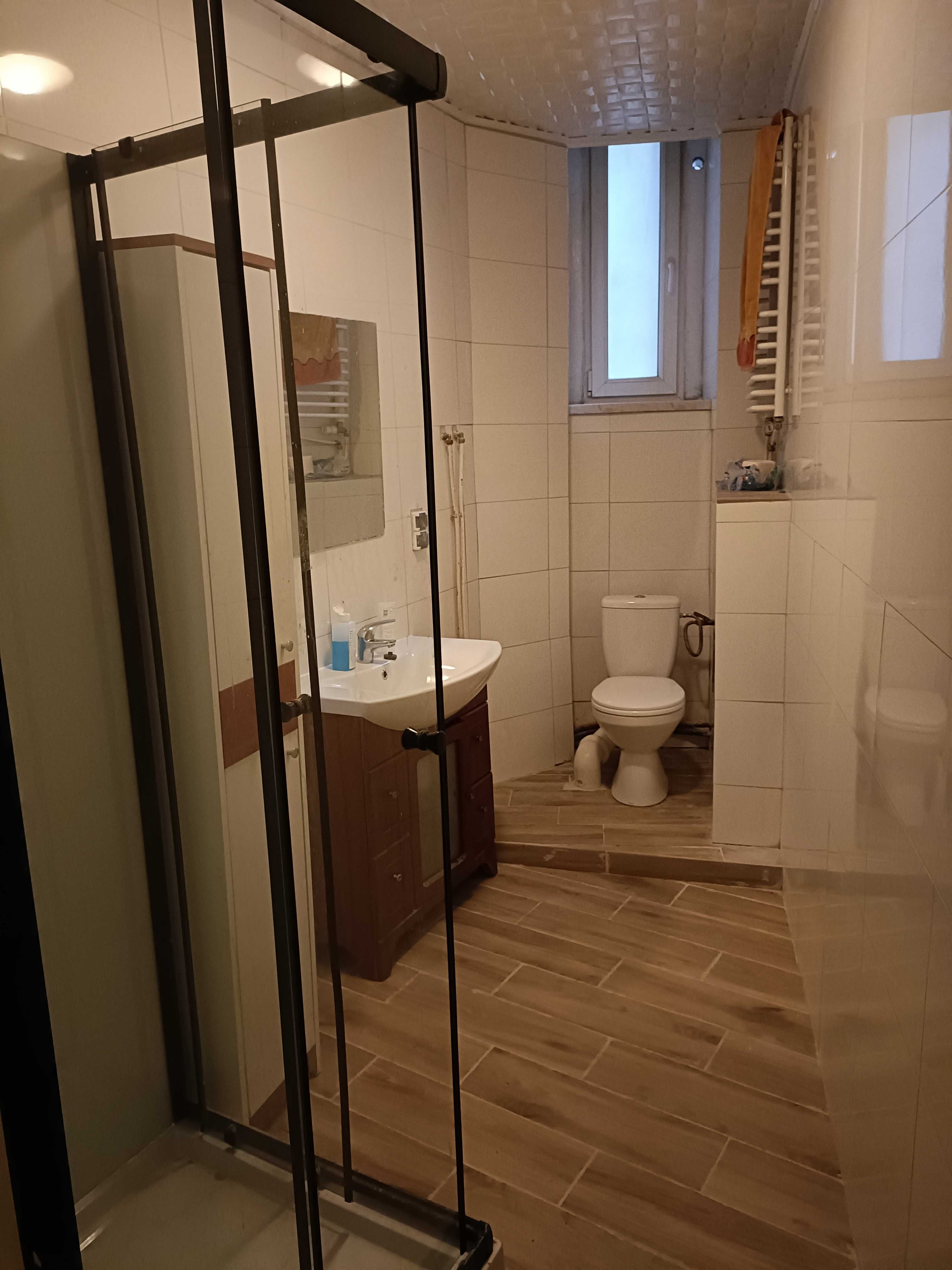 Wygodne pokoje pracownicze 1, 2, 3 os.