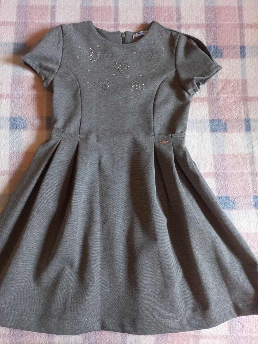 Vestido cinza para menina