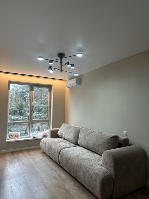 Натяжні стелі (натяжные потолки)