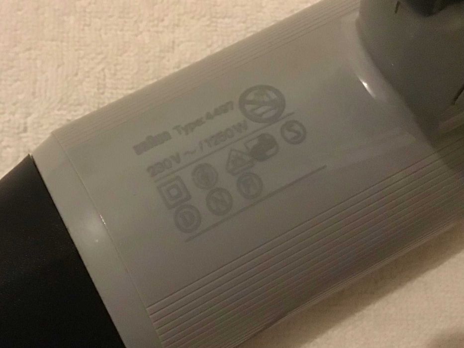 Secador marca Braun