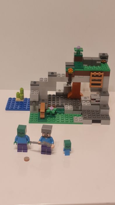 Zestaw Lego Minecraft 21141 Jaskinia Zombie
