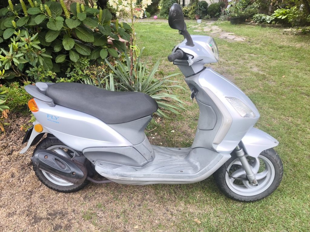 Skuter Piaggio fly 50 4T