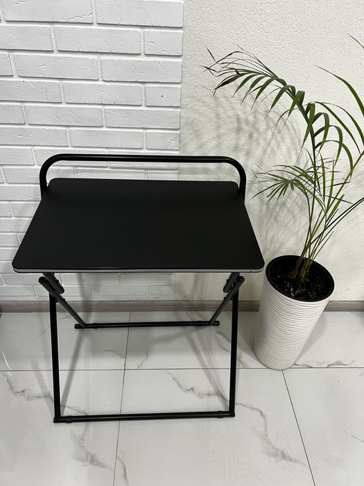 Столик для ноутбуку