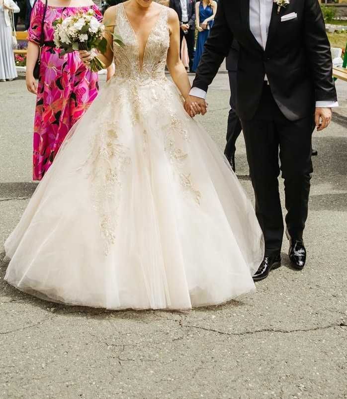 Złota suknia ślubna Agora w stylu Glamour
