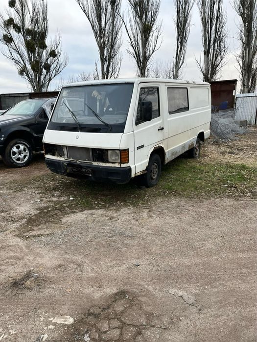 Mercedes mb 100 D , на гайки болты , метизы