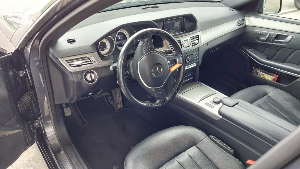 Mercedes Benz  E 220