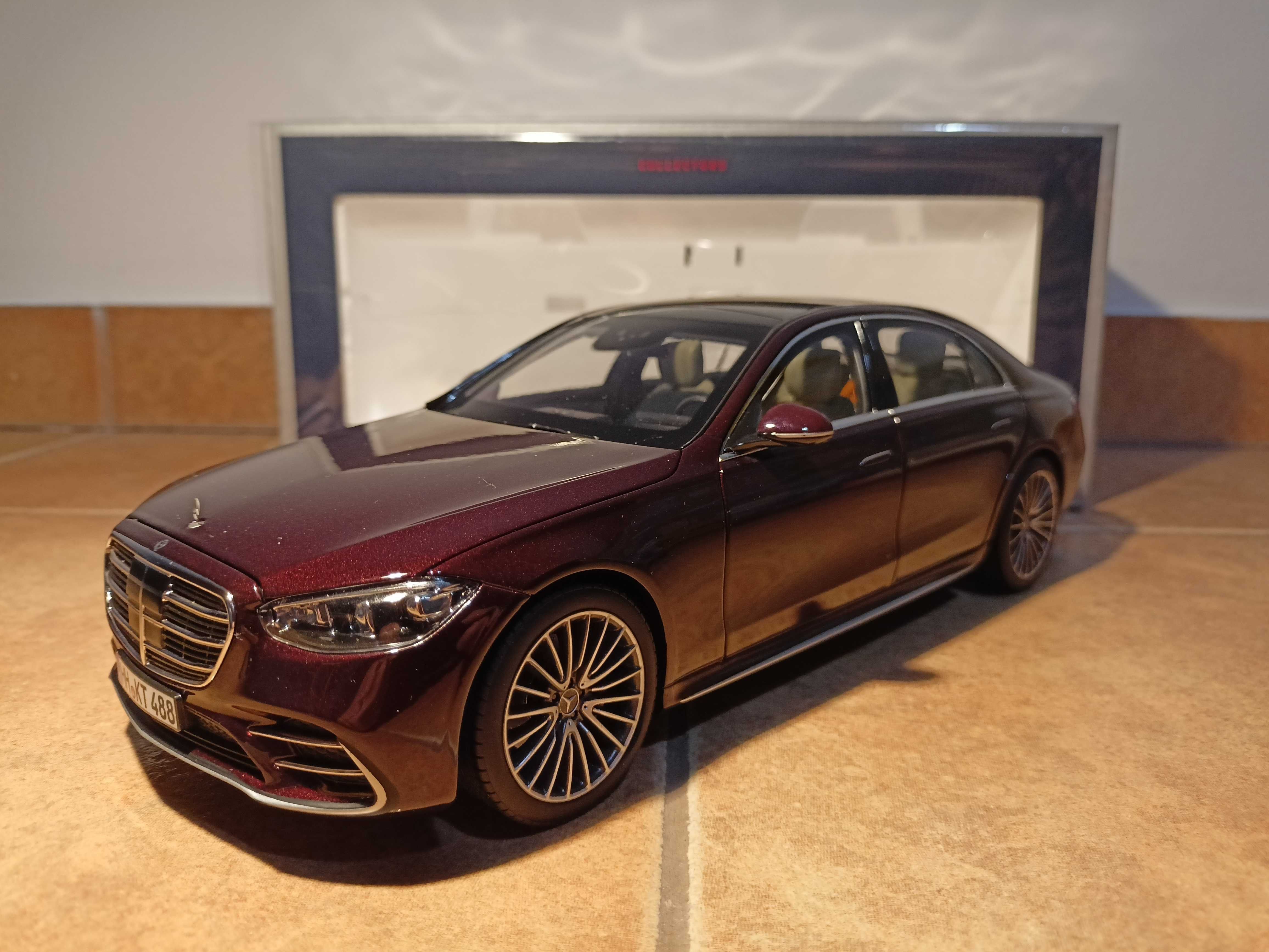 Mercedes S-Class W223 model w skali 1:18 Norev/otwierane elementy